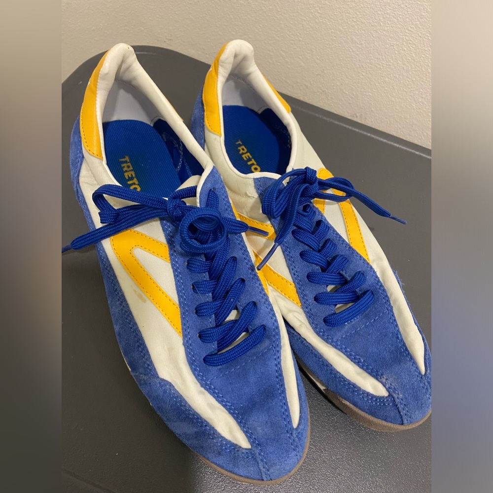 Tretorn tennis shoes size 9